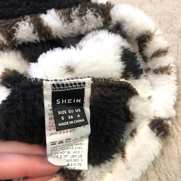 Cow Print Sherpa Vest - Picture 5 of 5